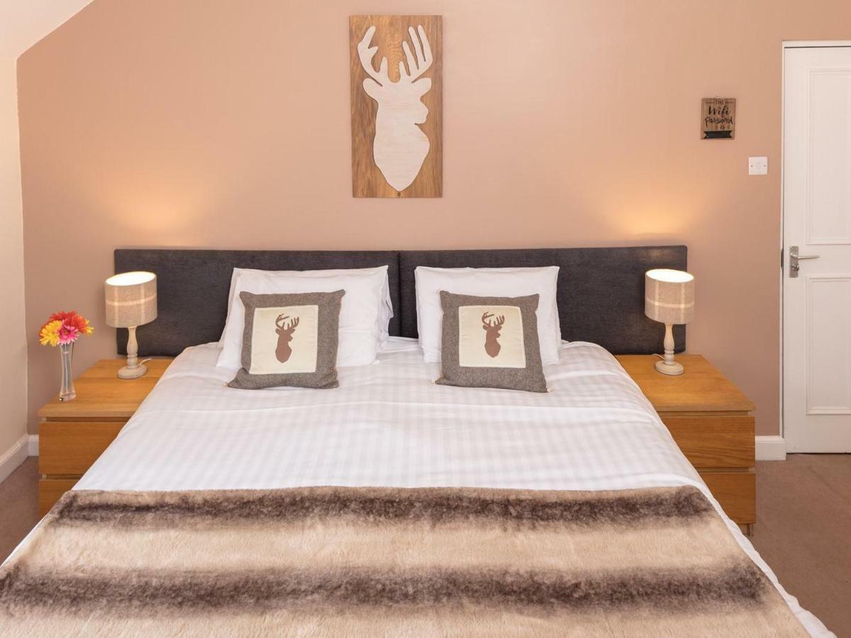 The Gordon Arms Hotel West Linton Eksteriør billede