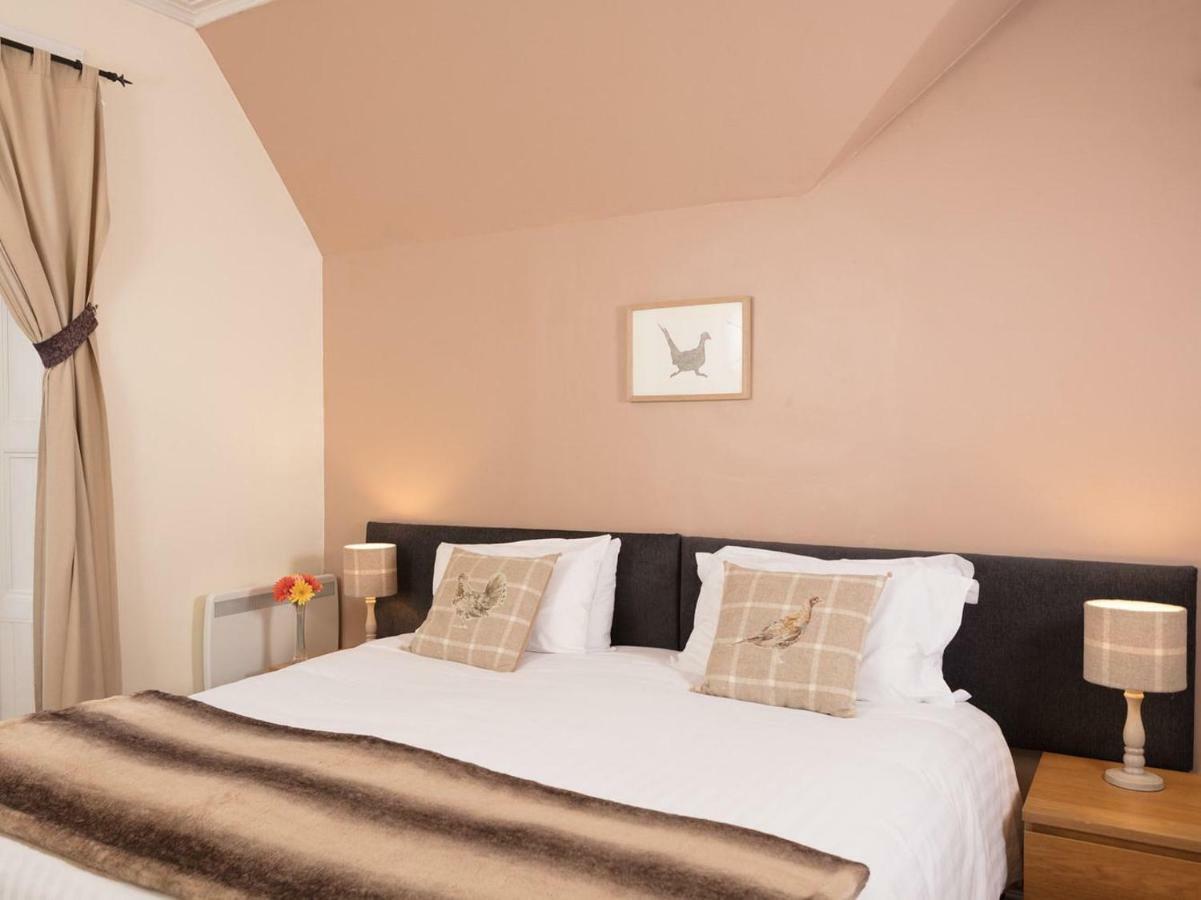 The Gordon Arms Hotel West Linton Eksteriør billede