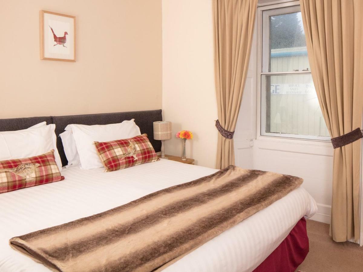 The Gordon Arms Hotel West Linton Eksteriør billede